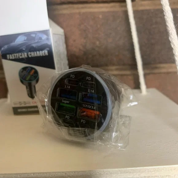 Multi-Port USB Car Charger - Picture 3 of 7